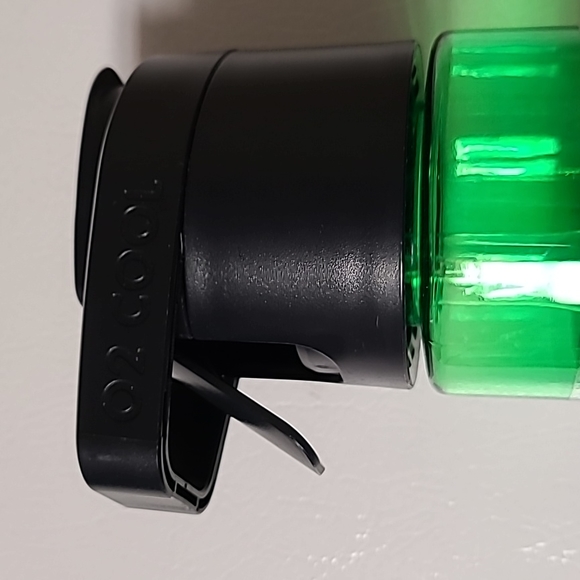 O2 Cool water bottle - Picture 2 of 5